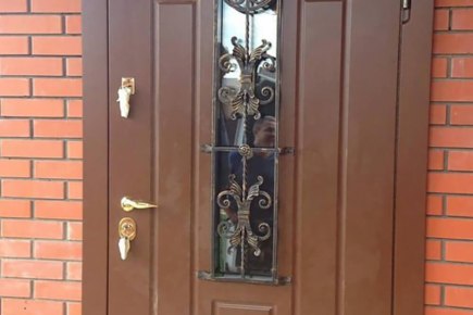 Подготовка к установке металлических входных дверей: как замерить дверной проем и выбрать полотно?